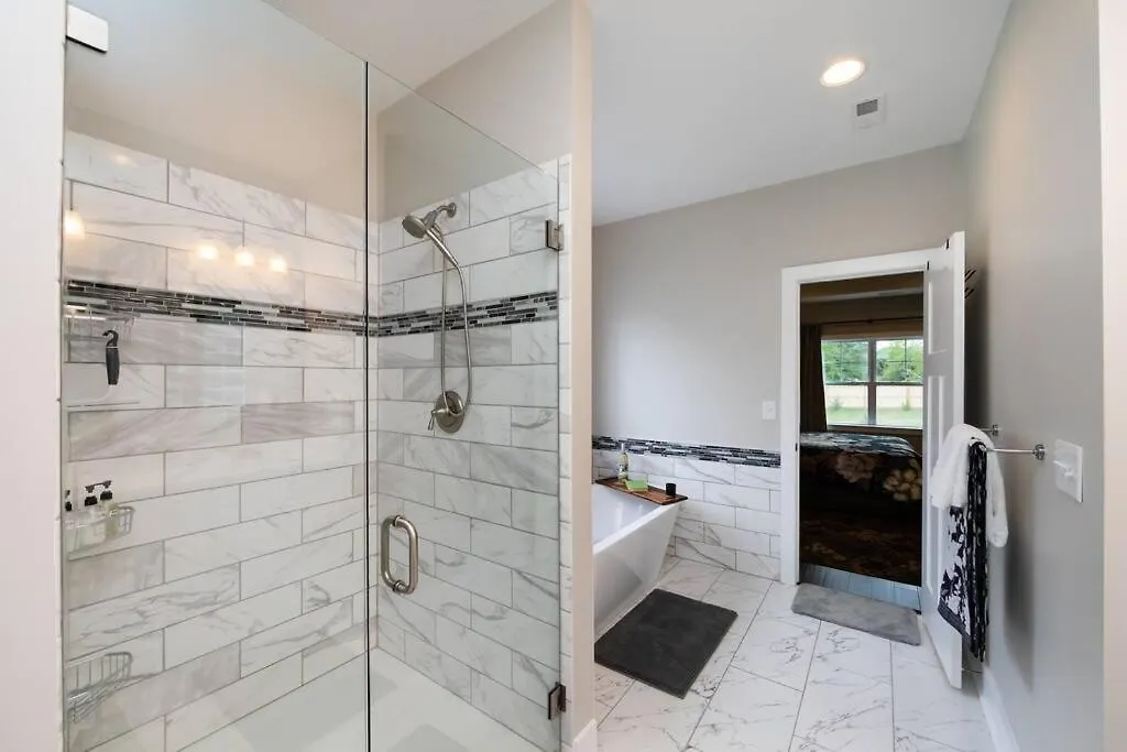 The Asbury House Luxury Private Getaway Villa Huntersville