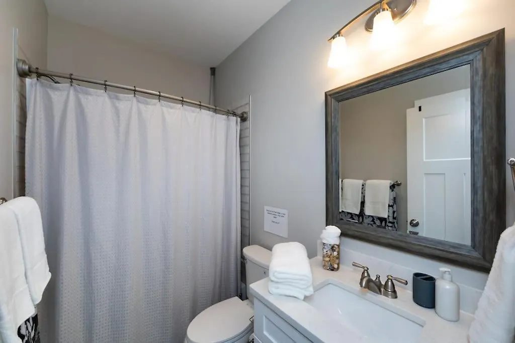 The Asbury House Luxury Private Getaway Villa Huntersville